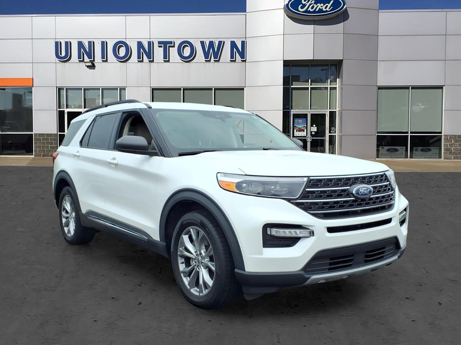 Certified 2020 Ford Explorer XLT w/ Equipment Group 202A AWD/4WD image 1