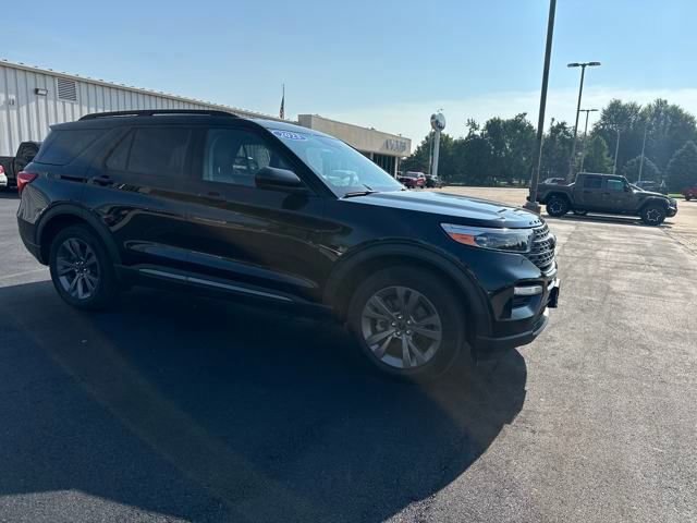 Certified 2023 Ford Explorer XLT w/ Equipment Group 202A image 8