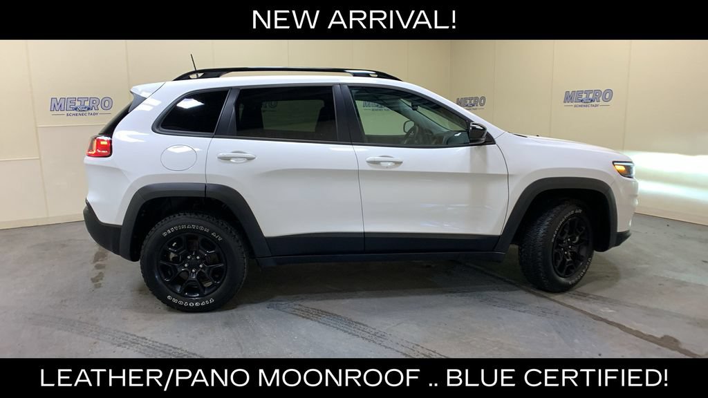 Used 2022 Jeep Cherokee Latitude w/ Sun & Sound Group AWD/4WD image 2