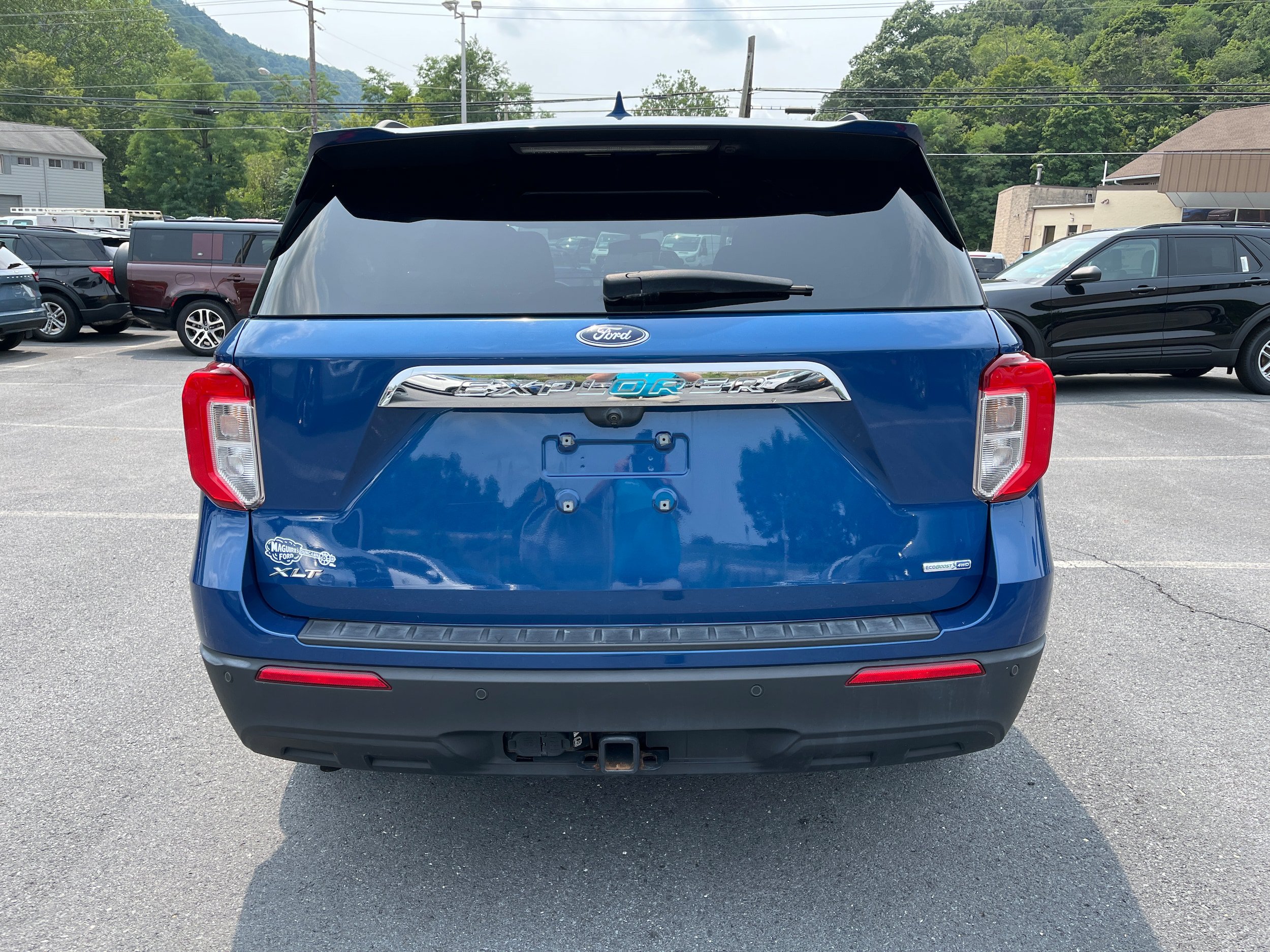 Certified 2020 Ford Explorer XLT w/ Comfort Package AWD/4WD image 9