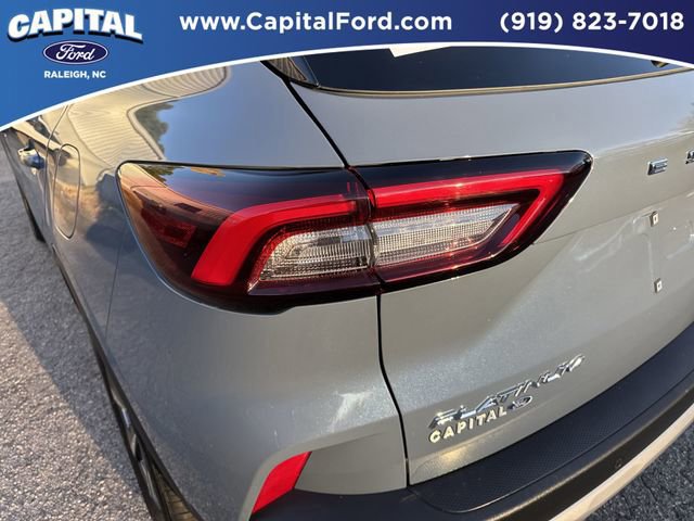 Certified 2025 Ford Escape Platinum w/ Premium Technology Package image 15