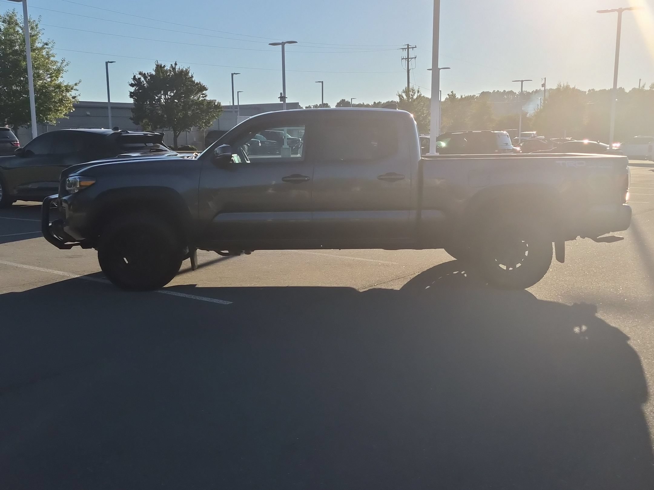 Used 2020 Toyota Tacoma TRD Off-Road w/ TRD Premium Off Road Package AWD/4WD image 7