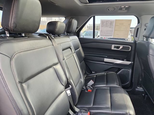Certified 2021 Ford Explorer XLT w/ Equipment Group 202A AWD/4WD image 30