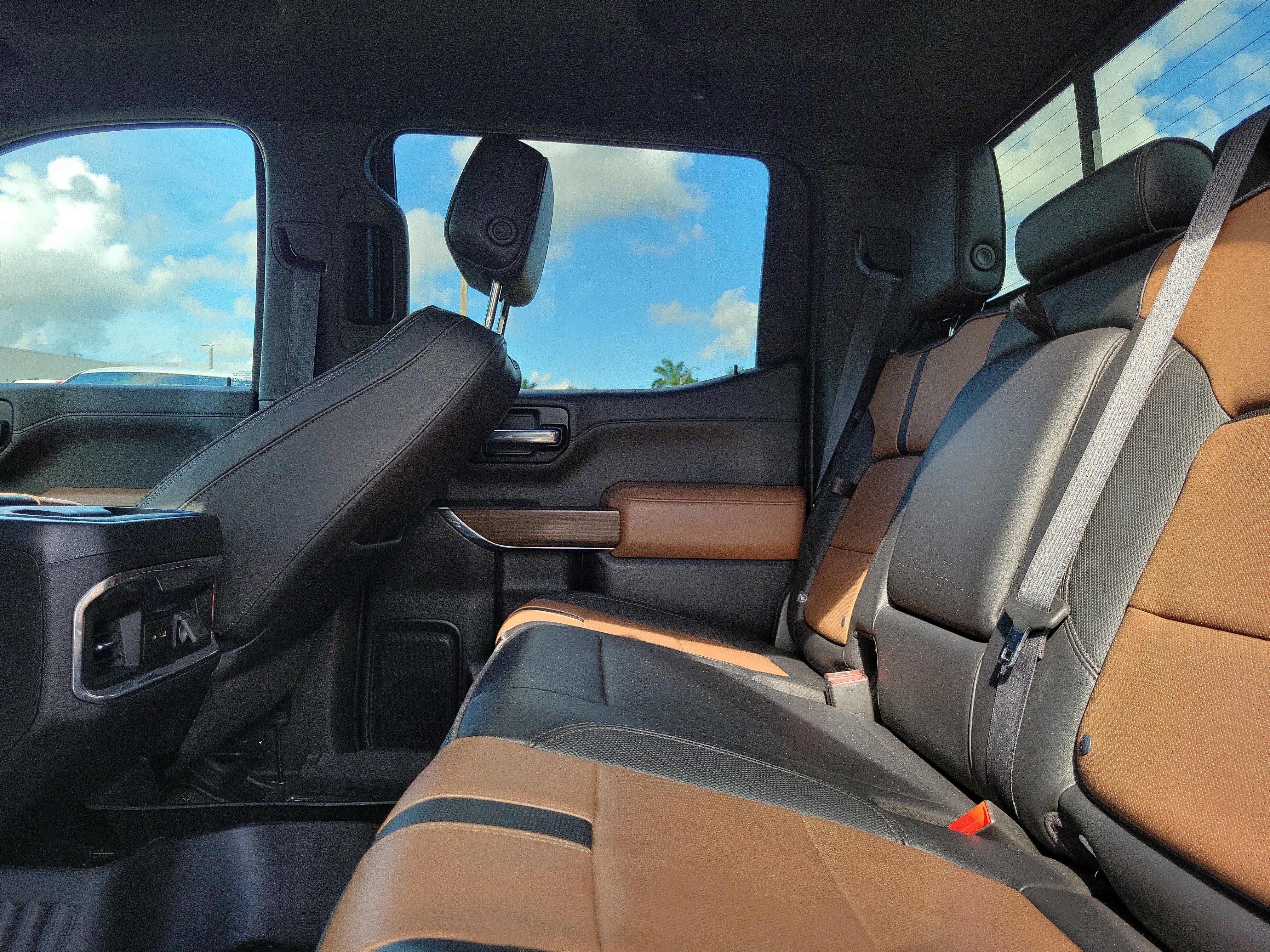 Used 2022 Chevrolet Silverado 1500 High Country AWD/4WD image 15