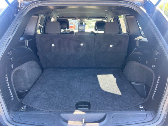 Used 2019 Jeep Grand Cherokee Laredo AWD/4WD image 23
