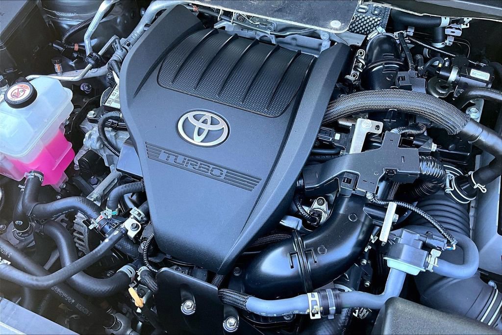 Used 2023 Toyota Highlander LE image 35