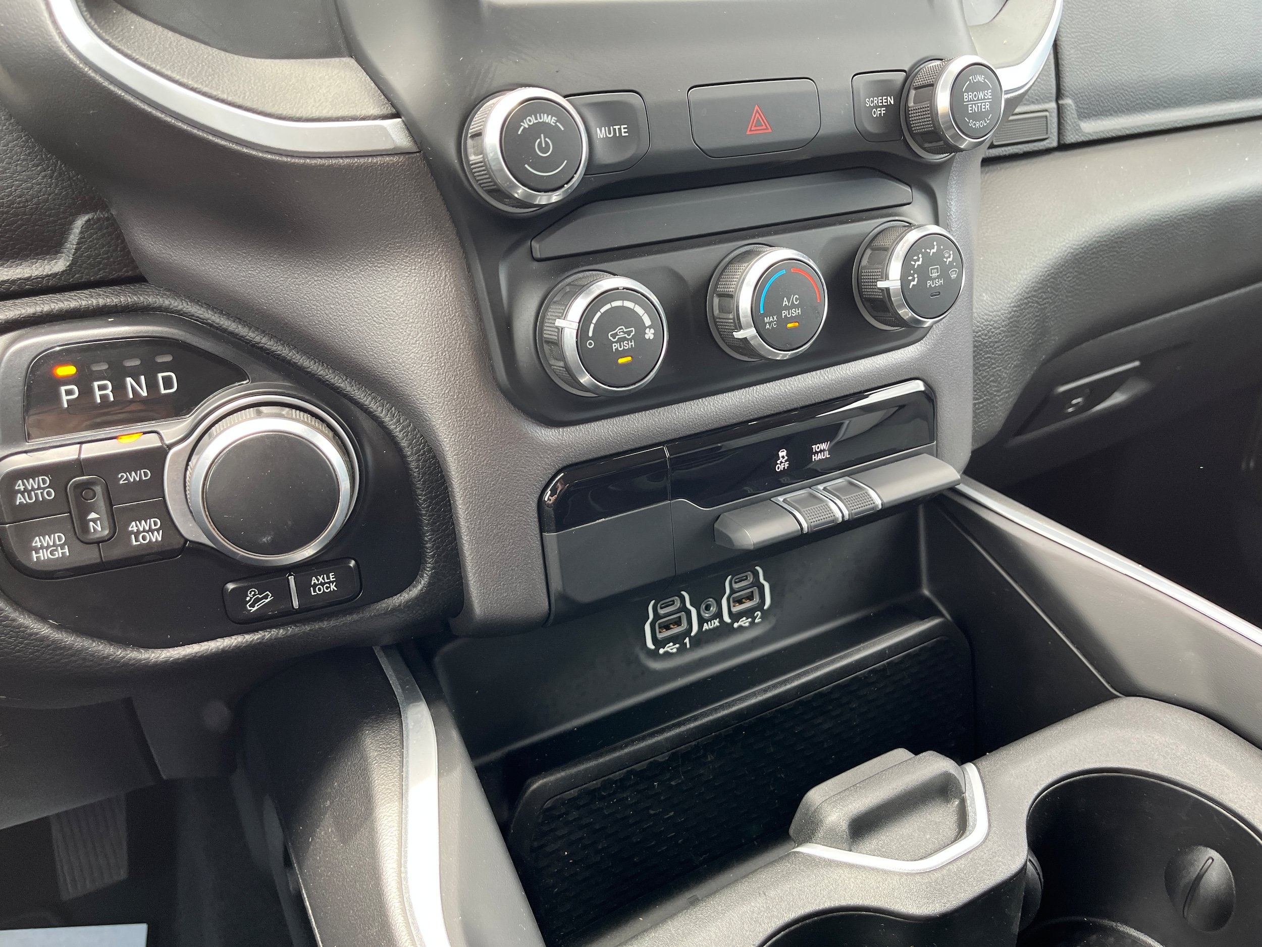 Used 2020 RAM 1500 Big Horn AWD/4WD image 16