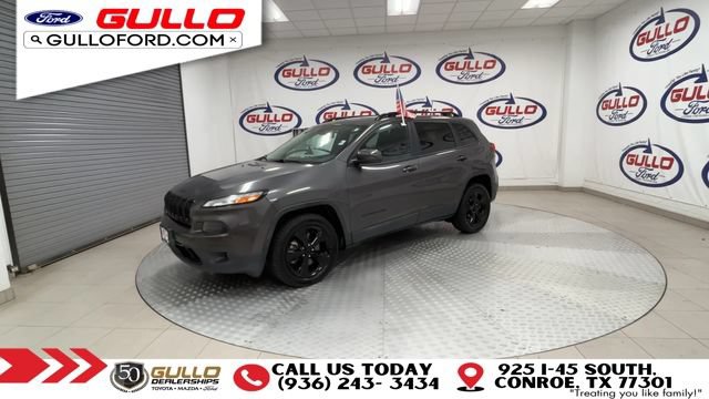Used 2018 Jeep Cherokee Latitude w/ Altitude Package FWD image 4