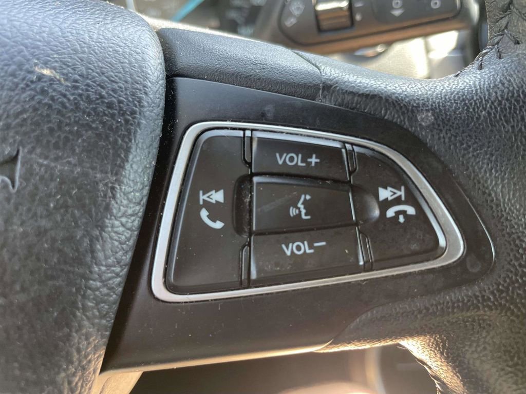 Certified 2019 Ford EcoSport SE image 25