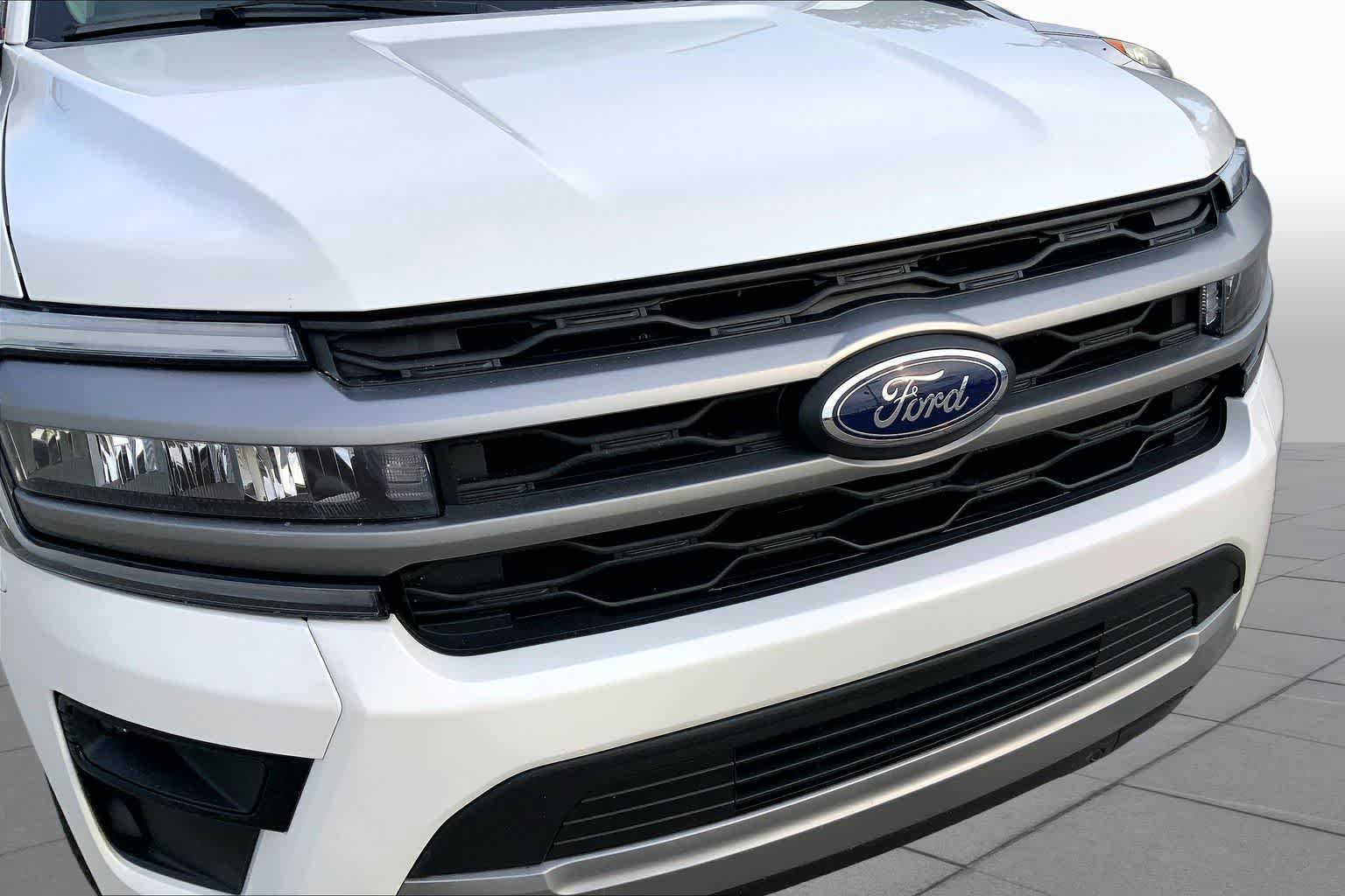Certified 2024 Ford Expedition XLT RWD image 30