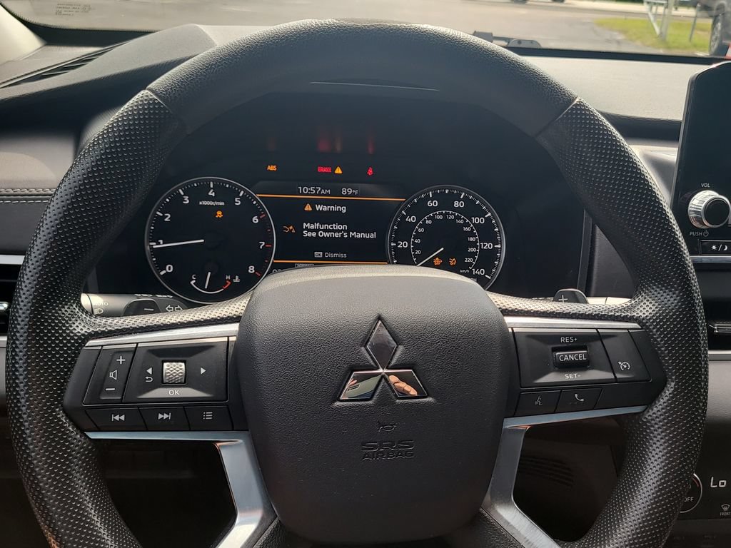 Used 2024 Mitsubishi Outlander ES FWD image 24