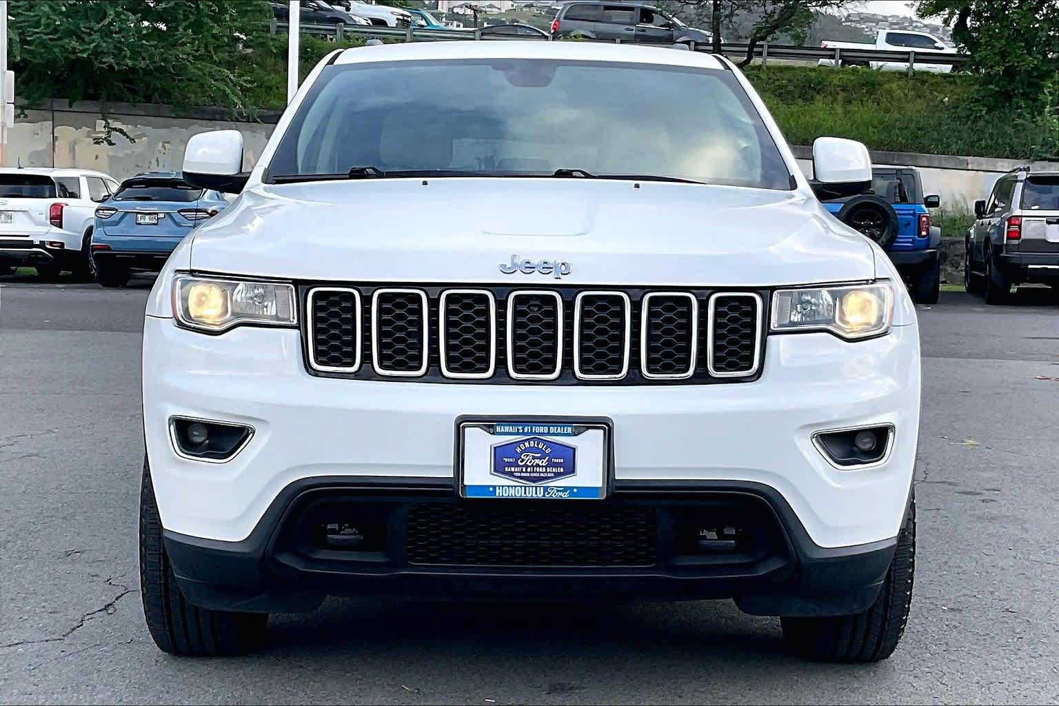 Used 2019 Jeep Grand Cherokee Laredo AWD/4WD image 6