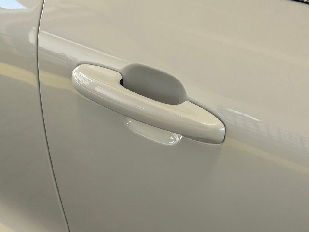 Certified 2024 Ford Escape SE w/ PHEV Premium Package image 22