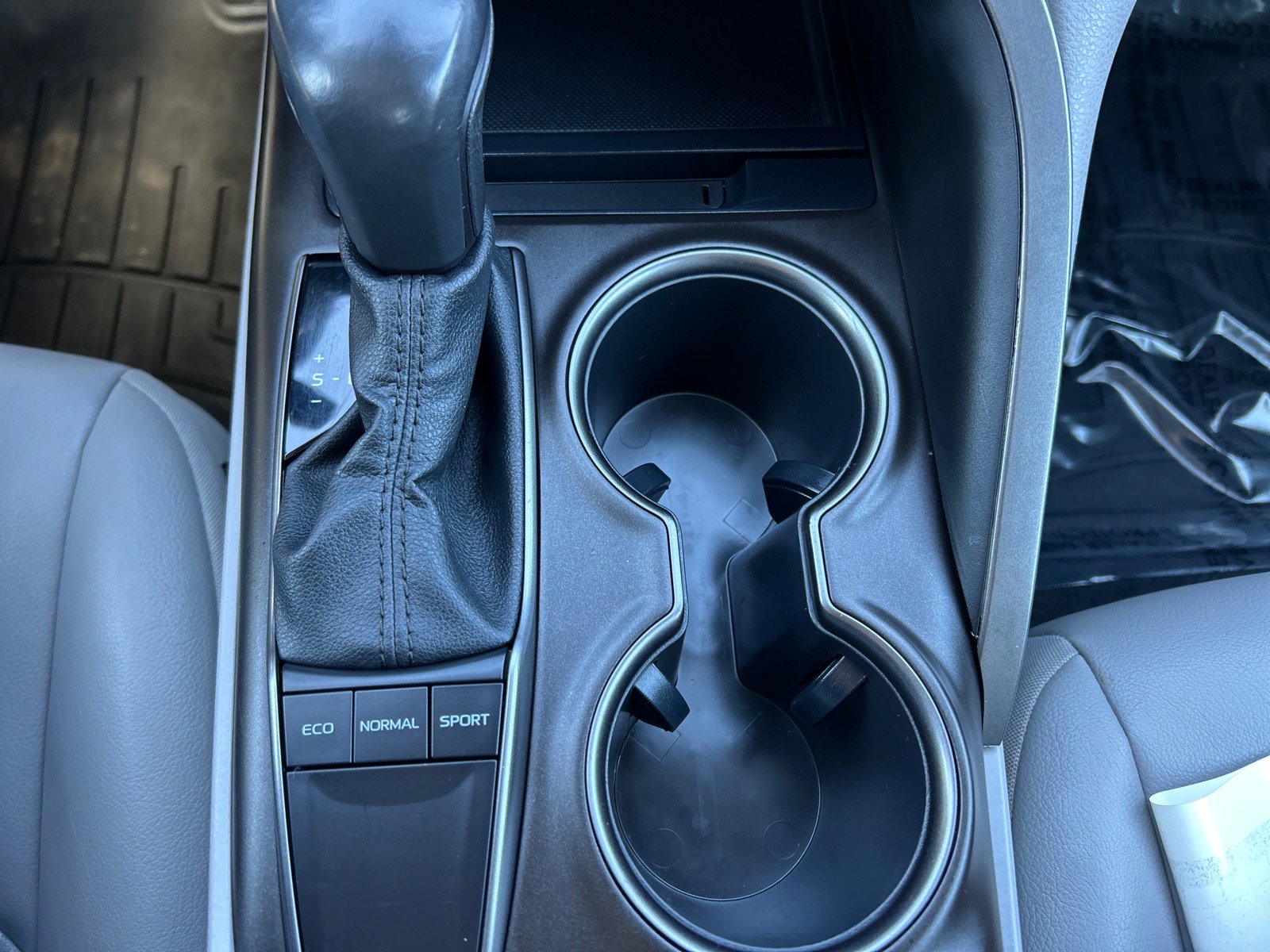 Used 2022 Toyota Camry SE image 26