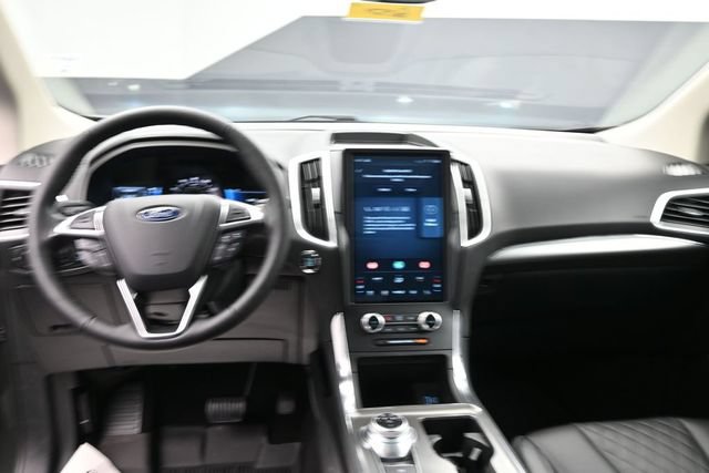 Certified 2024 Ford Edge Titanium AWD/4WD image 21