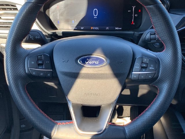 Certified 2025 Ford Escape ST-Line Select AWD/4WD image 16