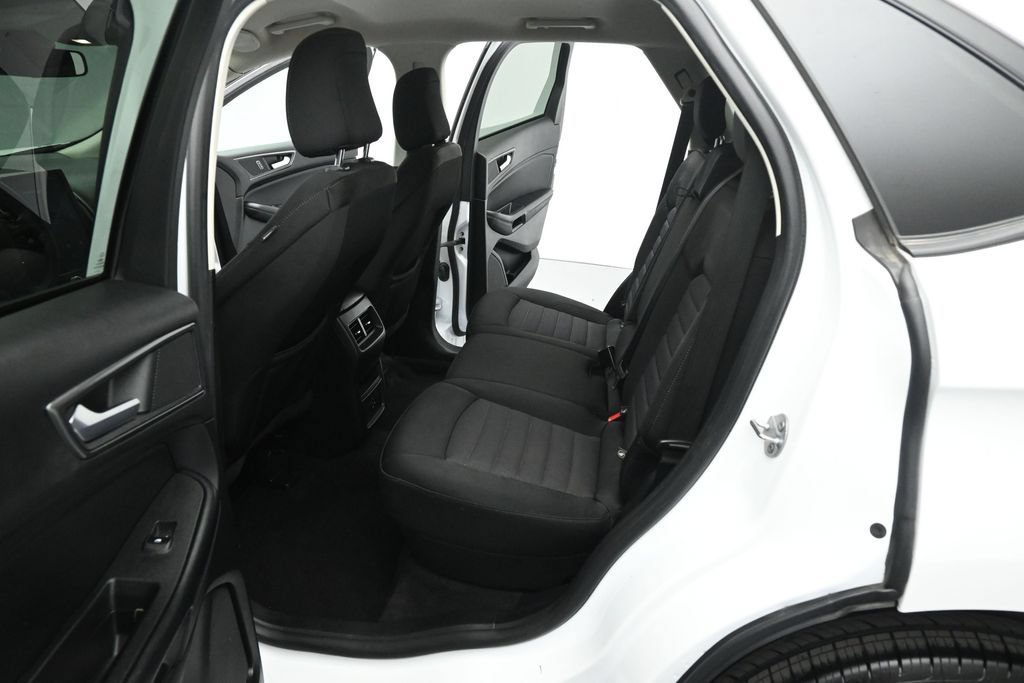 Certified 2022 Ford Edge SE w/ Black Appearance Package AWD/4WD image 18