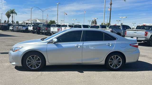 Used 2017 Toyota Camry SE FWD image 7