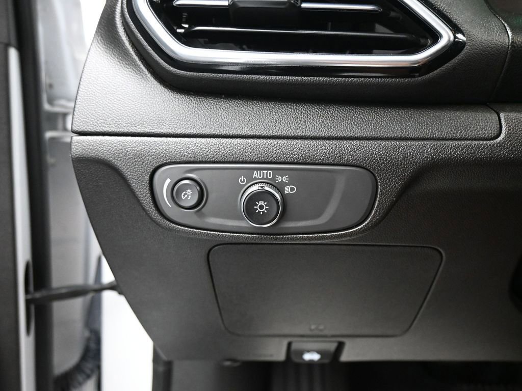 Used 2023 Chevrolet Bolt EUV LT w/ Driver Confidence Package image 38