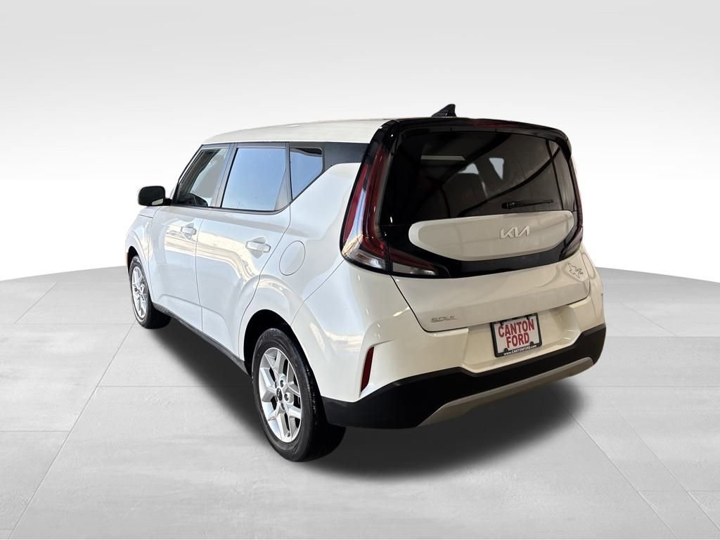 Used 2024 Kia Soul LX w/ Option Group 015 image 3
