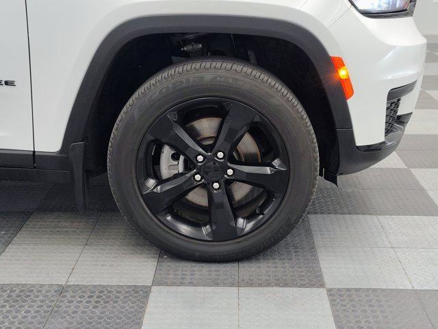 Used 2023 Jeep Grand Cherokee L Laredo AWD/4WD image 13