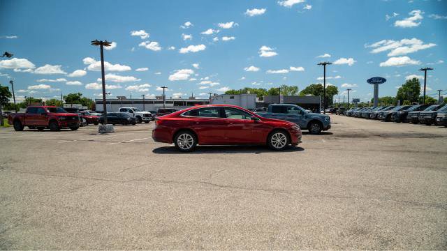 Used 2017 Chevrolet Malibu LT FWD image 7