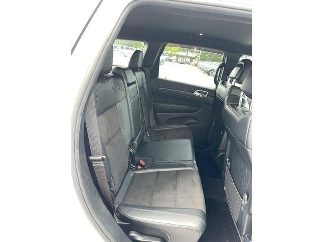 Used 2019 Jeep Grand Cherokee Laredo w/ Laredo X Package AWD/4WD image 9