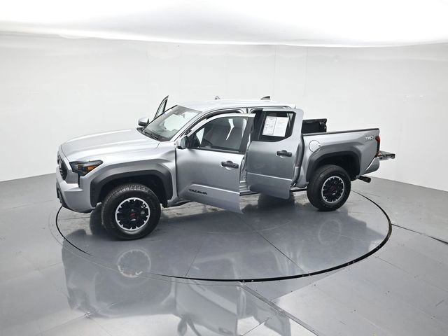 Used 2024 Toyota Tacoma TRD Off-Road AWD/4WD image 50