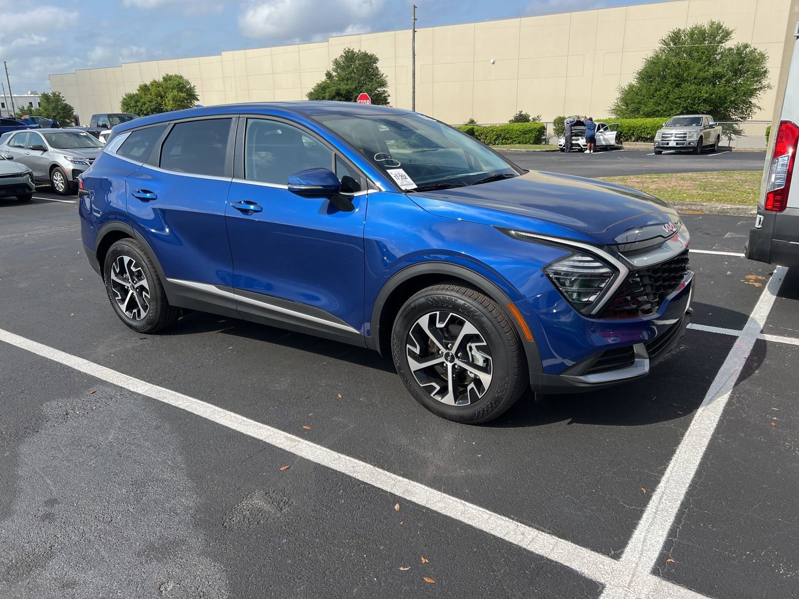 Used 2025 Kia Sportage EX image 19