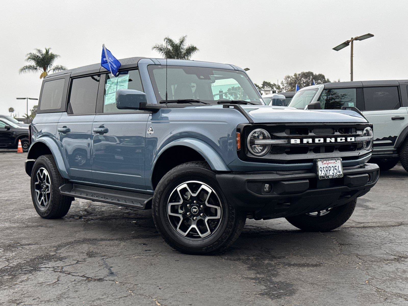 Certified 2025 Ford Bronco Outer Banks AWD/4WD image 2