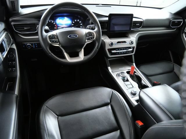 Certified 2024 Ford Explorer XLT w/ Equipment Group 202A AWD/4WD image 2