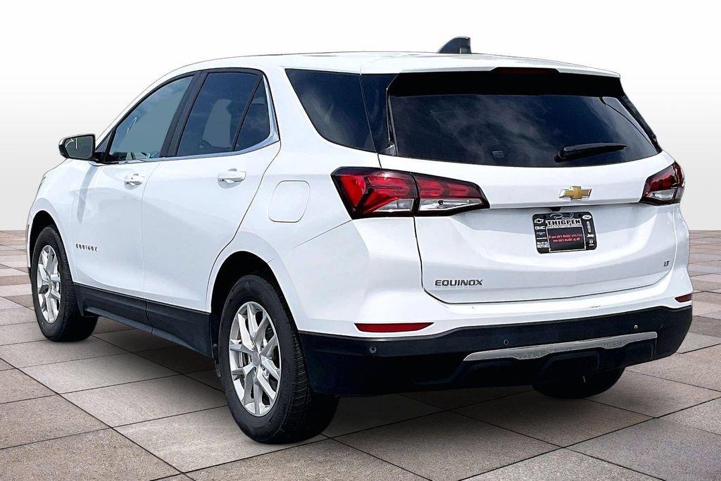 Used 2024 Chevrolet Equinox LT FWD image 2