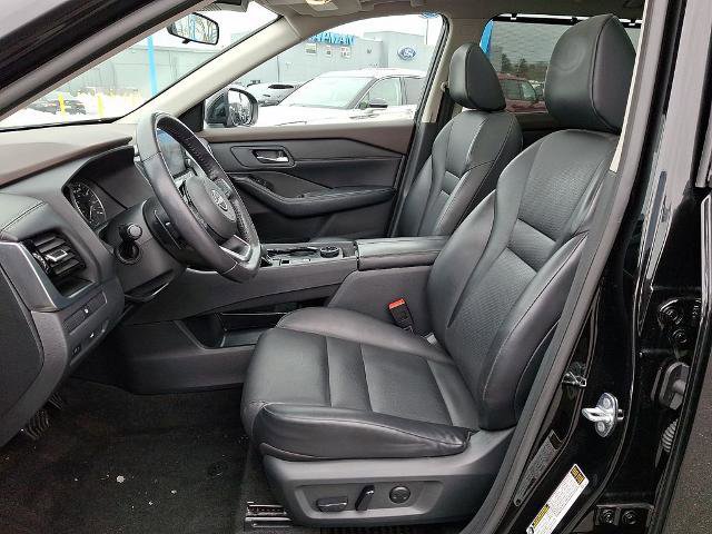 Used 2023 Nissan Rogue SV w/ SV Premium Package image 13