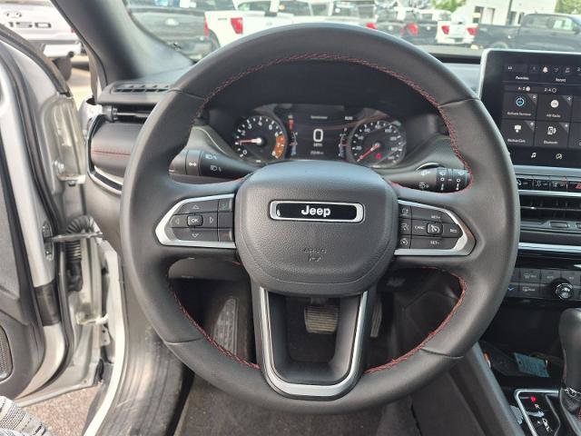 Used 2025 Jeep Compass Trailhawk AWD/4WD image 18