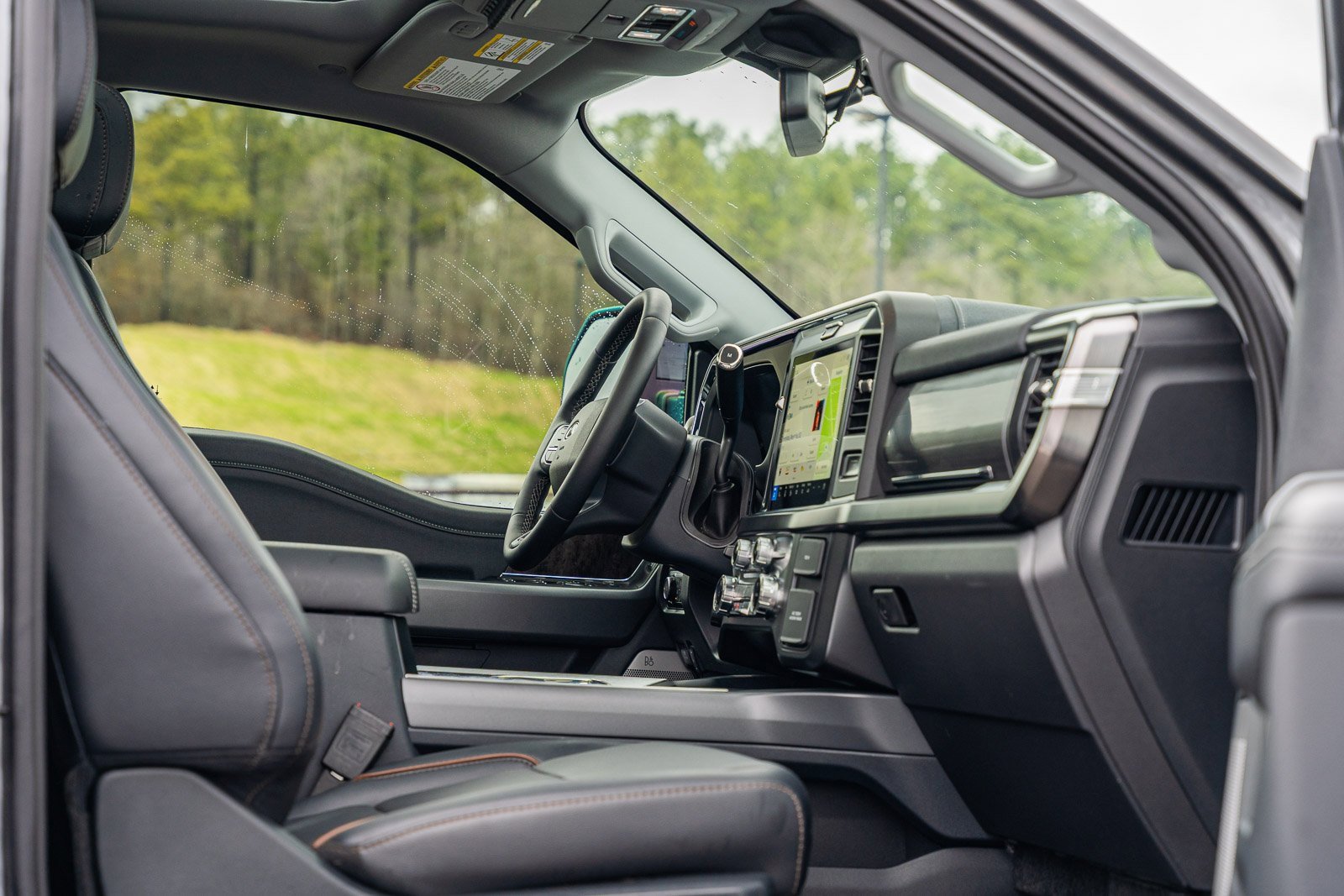 Certified 2025 Ford F250 Lariat w/ Black Appearance Package image 16