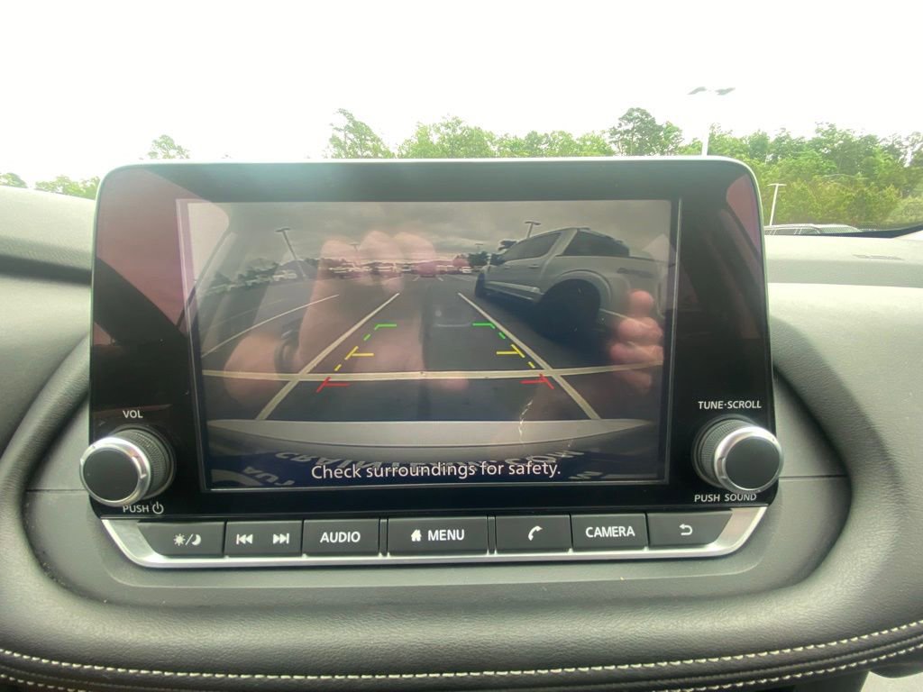 Used 2025 Nissan Rogue SV FWD image 16