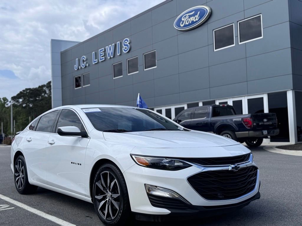 Used 2024 Chevrolet Malibu RS image 1
