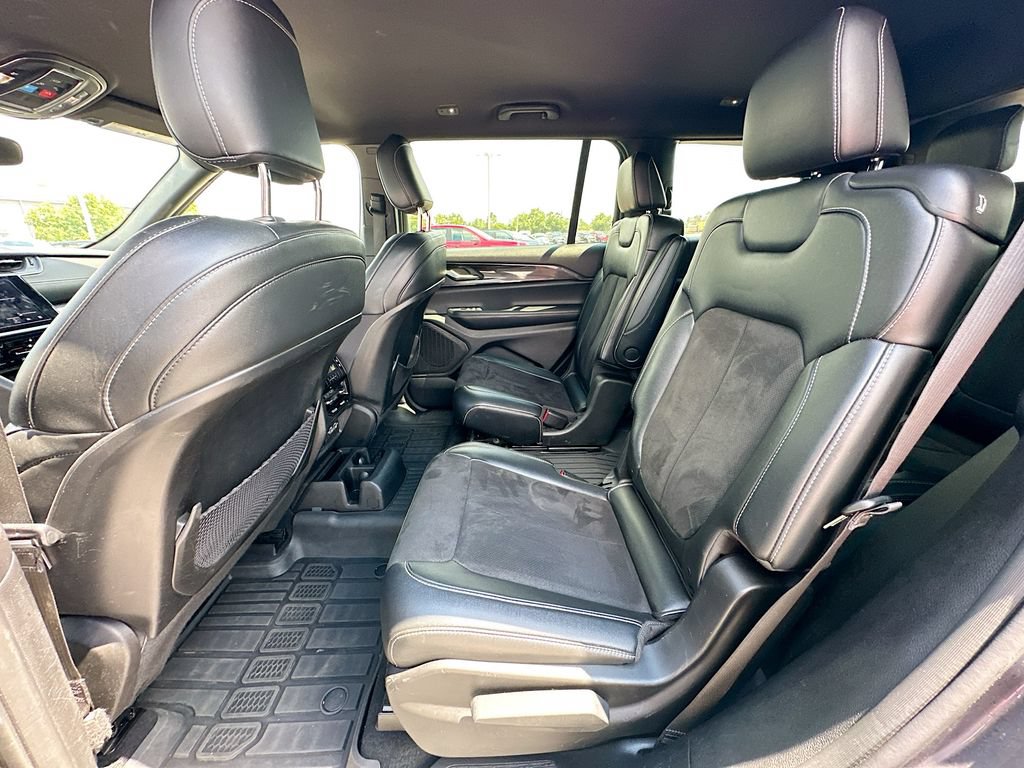 Used 2023 Jeep Grand Cherokee L Laredo RWD image 17