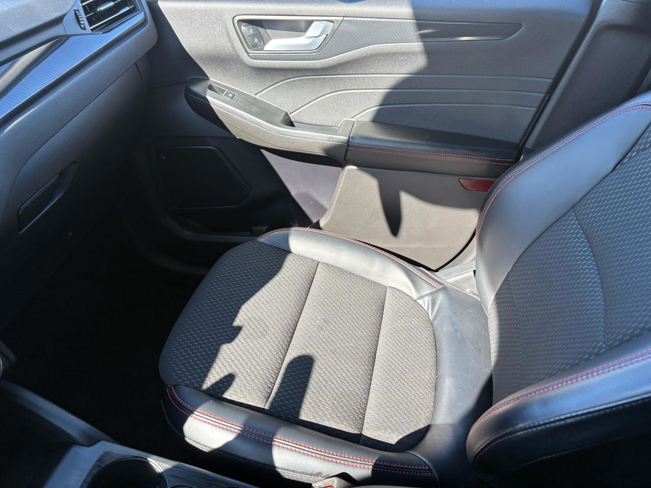 Certified 2024 Ford Escape ST-Line image 19