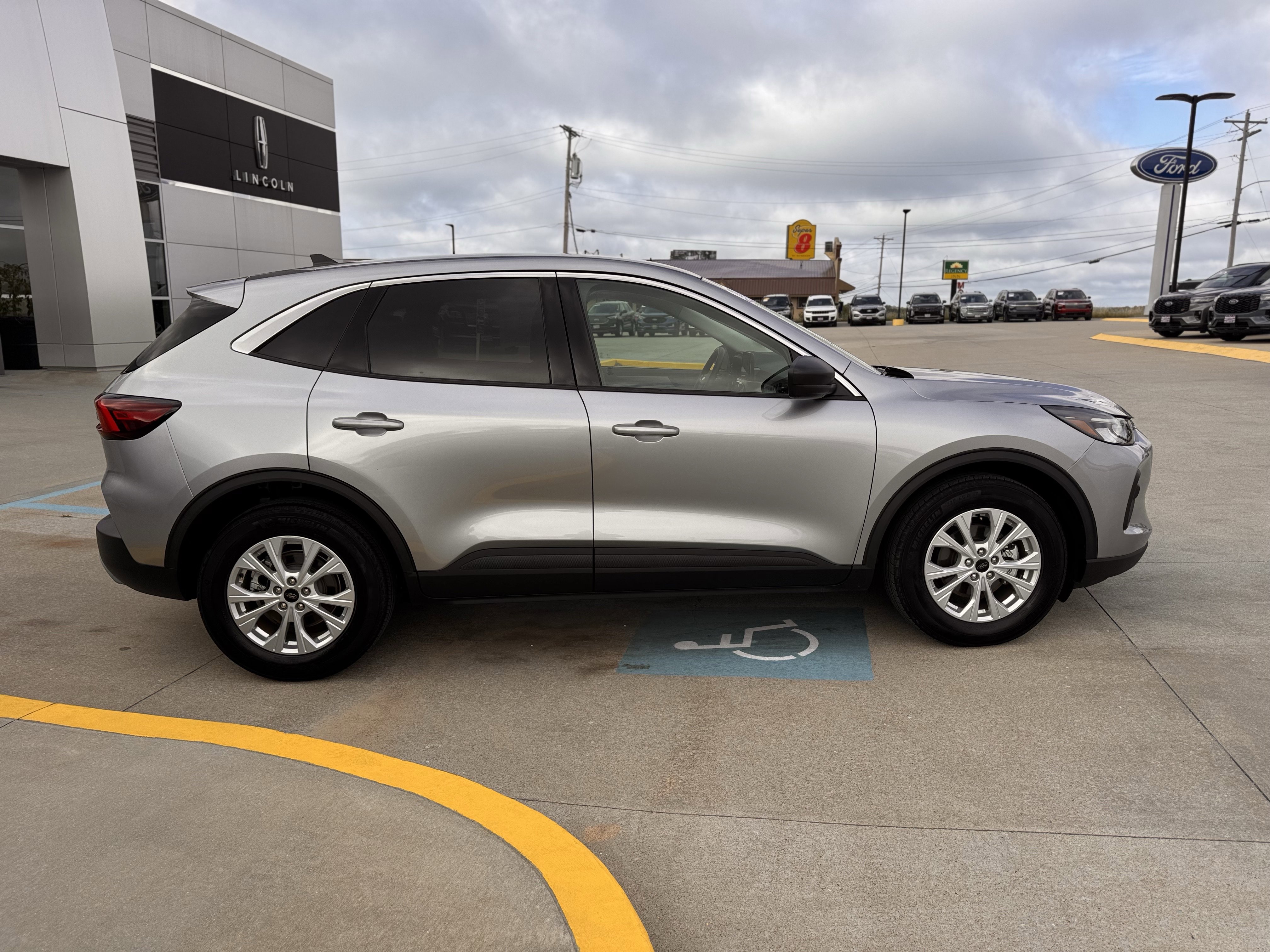 Certified 2024 Ford Escape Active w/ Cold Weather Package image 3