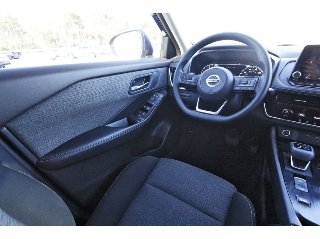 Used 2021 Nissan Rogue SV image 12