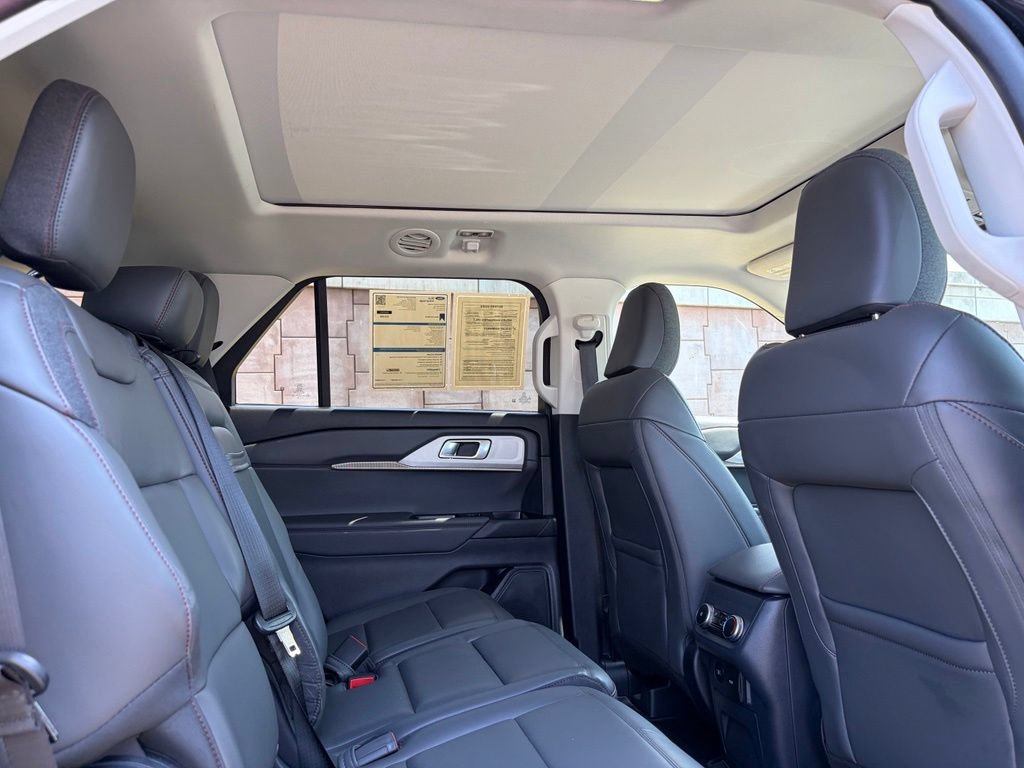 Certified 2025 Ford Explorer Active w/ Active Comfort Package AWD/4WD image 24