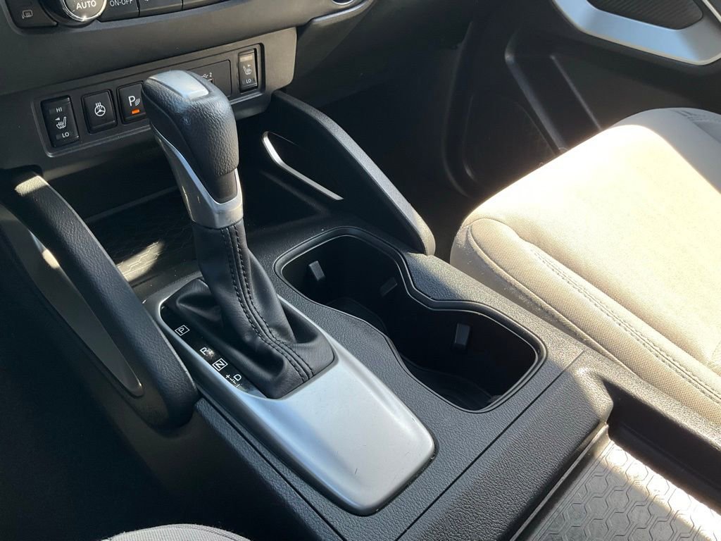 Used 2022 Nissan Frontier SV AWD/4WD image 8