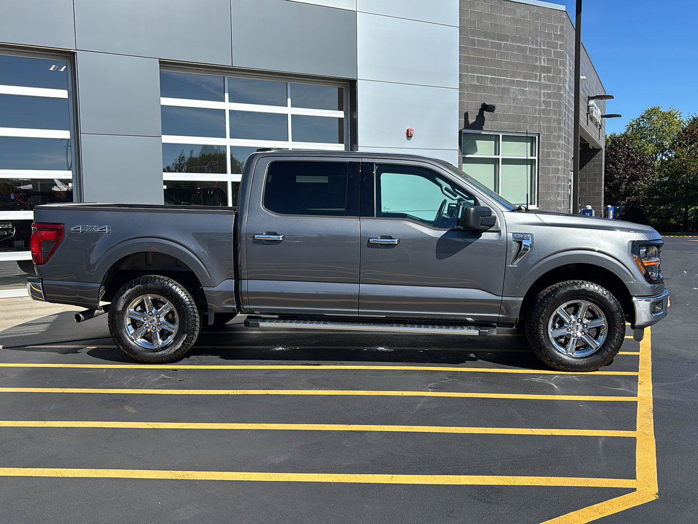 Certified 2025 Ford F150 XLT w/ Equipment Group 301A Standard AWD/4WD image 5