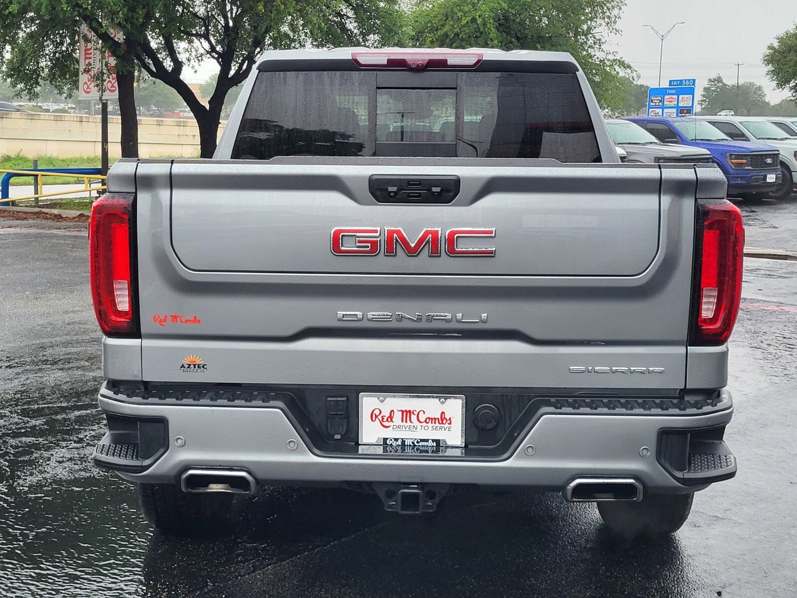 Used 2023 GMC Sierra 1500 Denali w/ Technology Package AWD/4WD image 4