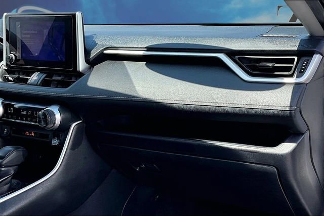 Used 2024 Toyota RAV4 XLE FWD image 16