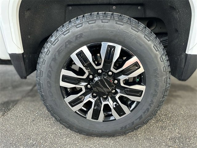 Used 2024 GMC Sierra 2500 Denali Ultimate image 10
