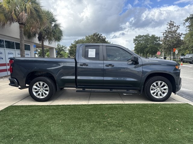 Used 2022 Chevrolet Silverado 1500 Custom RWD image 2