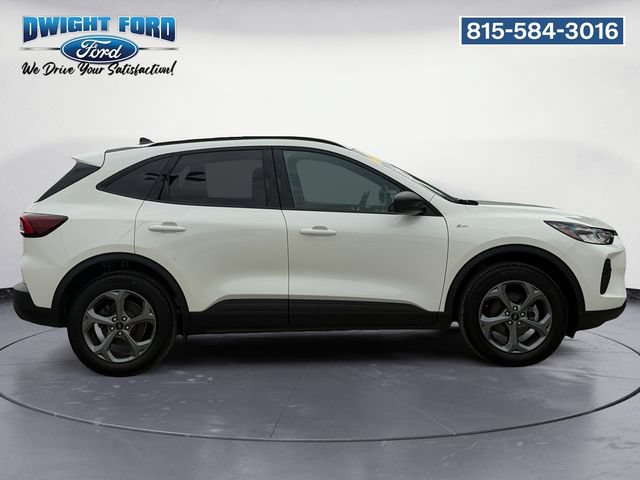 Certified 2025 Ford Escape ST-Line w/ Tech Pack #1 AWD/4WD image 6