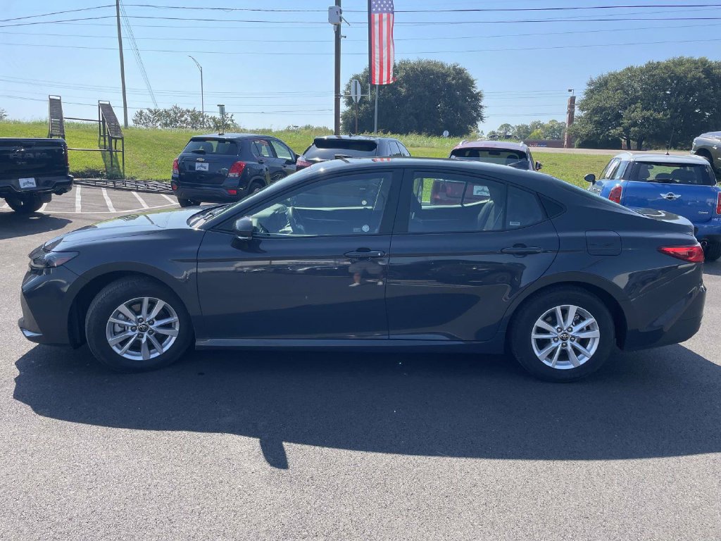 Used 2025 Toyota Camry LE FWD image 6